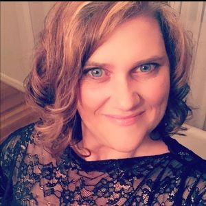 Meet your Posher, Deborah